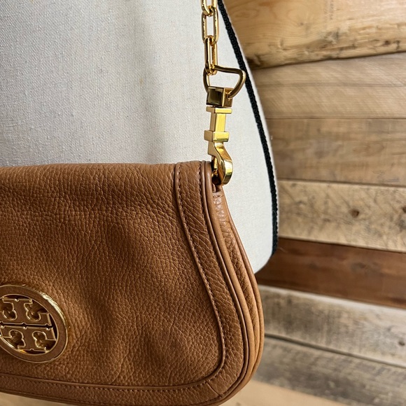 Tory Burch 2 in 1 Tan Leather Bag w Gold Accents. Cross body bag & clutch - Picture 6 of 16